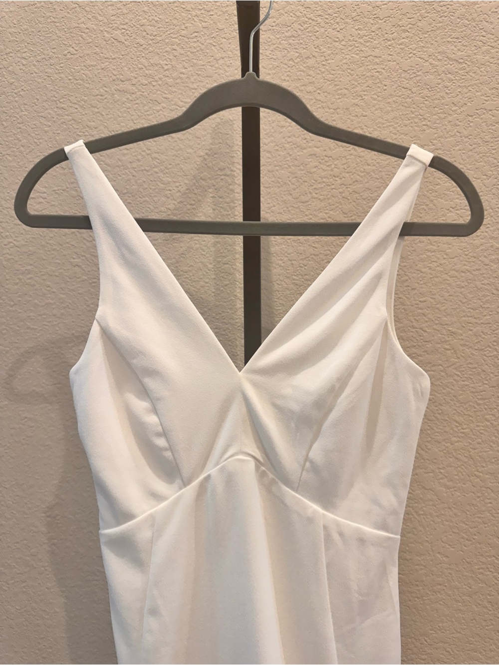 NWOT Lulu’s Elegant White V-Neck Sheath Dress with Side Slit - Picture 4 of 10